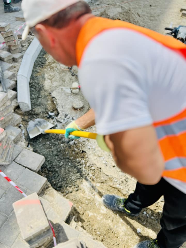 Infrastructură