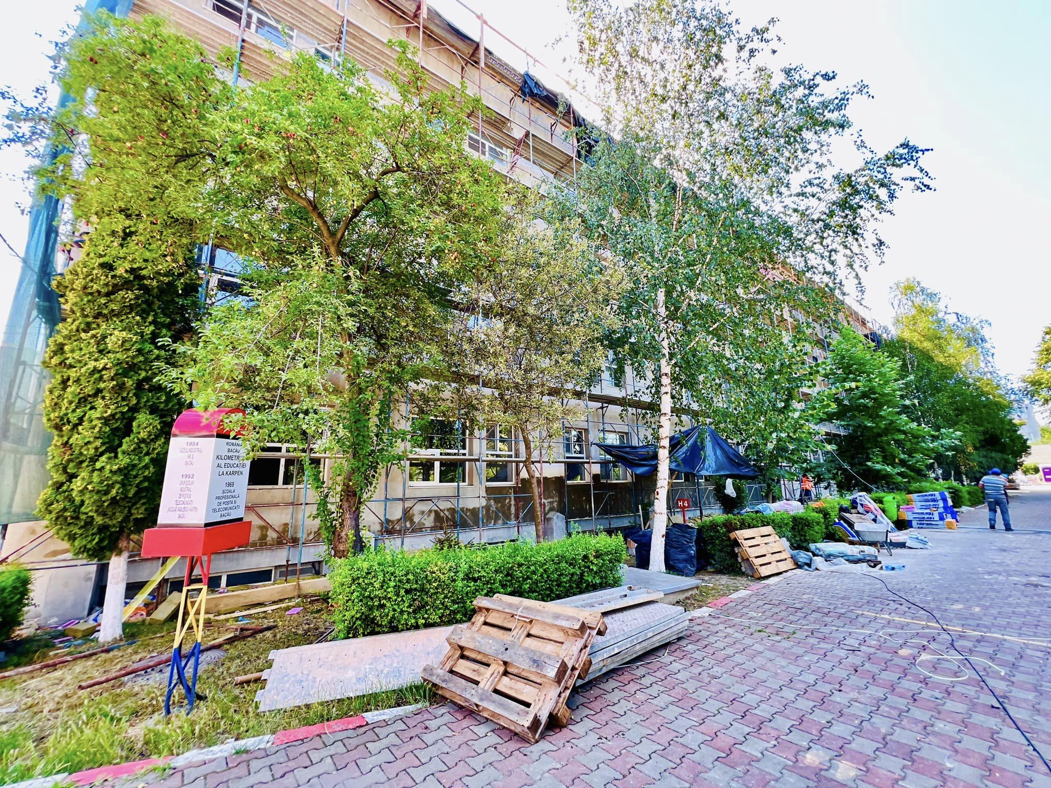Construire corp de clădire CDI (Centrul de documentare și informare) și cabinete școlare Colegiul „N.V. Karpen”