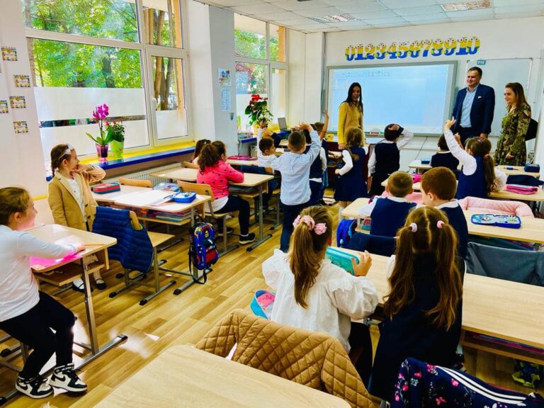 Educație